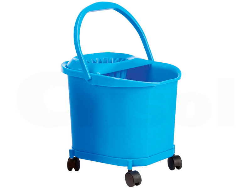 Cubo fregar con ruedas