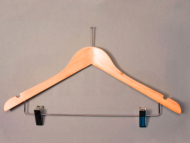 Percha madera con pinzas