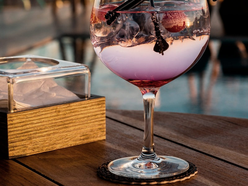 Servilletero de madera cerrado