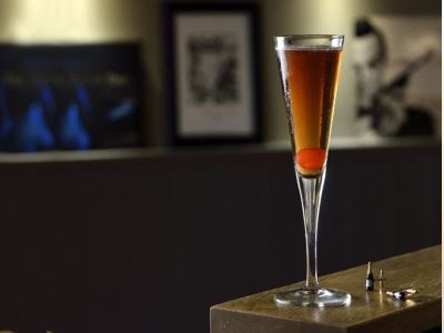 Ypsilon Coctel