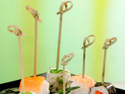 Brocheta Knot Bambú